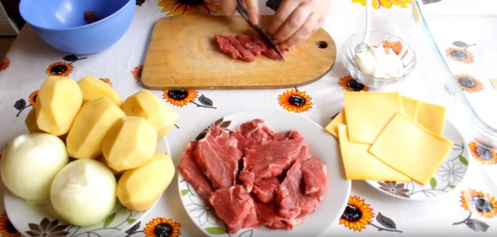 Изысканный рецепт мяса по-французски с картофелем