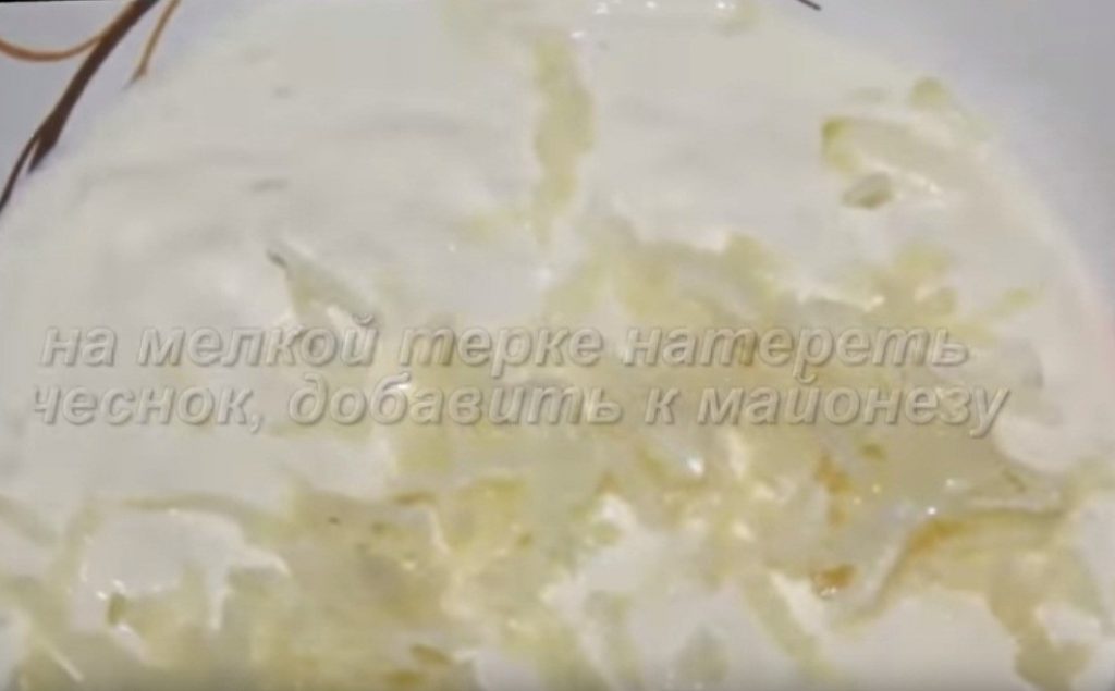 Простой рецепт баклажанов с сыром и помидорами в духовке