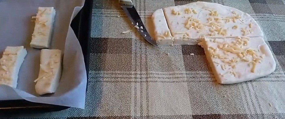 Рецепт очень простых и очень вкусных сырных палочек