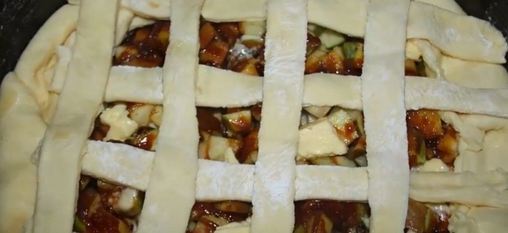 Рецепт пирога с яблоками из слоеного теста как из пекарни