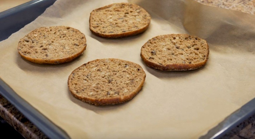 Рецепт полезных горячих бутербродов из цельнозернового хлеба
