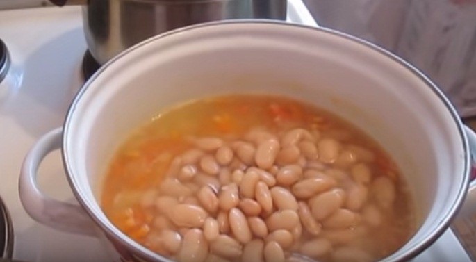 Простой и вкусный рецепт супа с фасолью