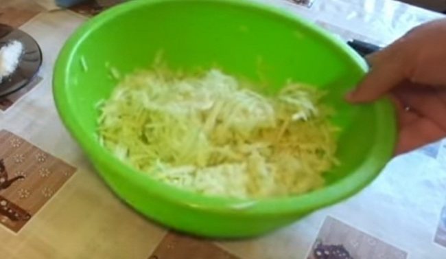 Рецепт быстрого приготовления оладий из кабачков с хрустящей корочкой