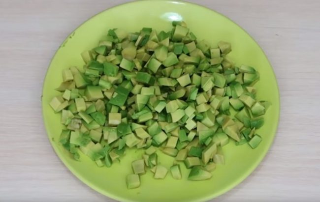 Вкусный диетический рецепт салатика с авокадо