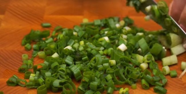 Выгодный и легкий салатик с капустой - экономно и очень вкусно