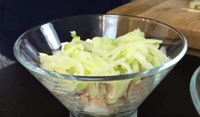 Рецепт салатика «Нежность», когда на приготовление нет времени