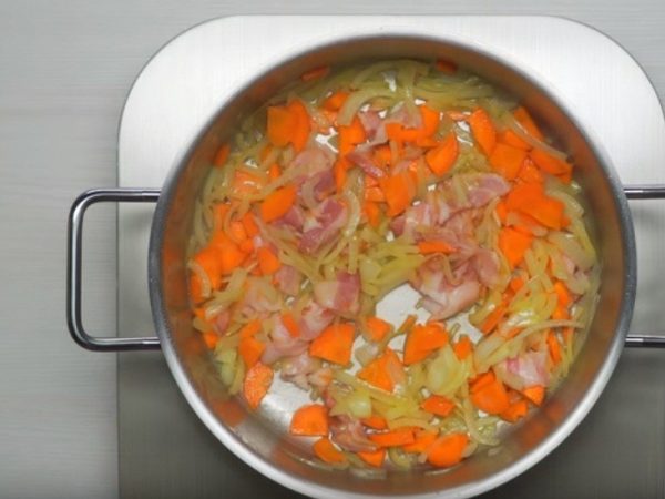 Ароматный гороховый суп